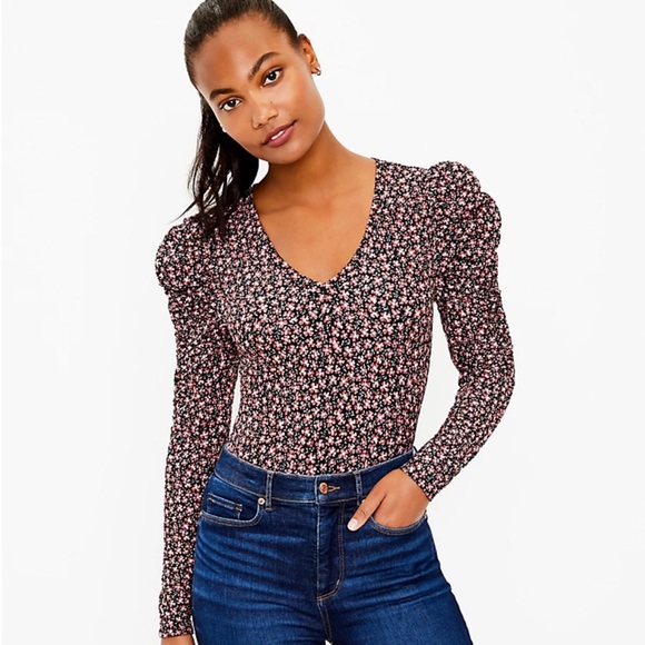 LOFT Tops - Loft Floral top with ruched sleeves